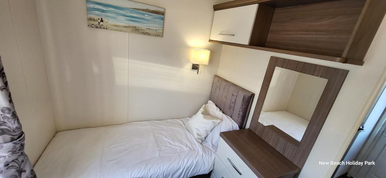 Апартаменты 13 The Meadows New Beach Holiday Park Димчерч Экстерьер фото
