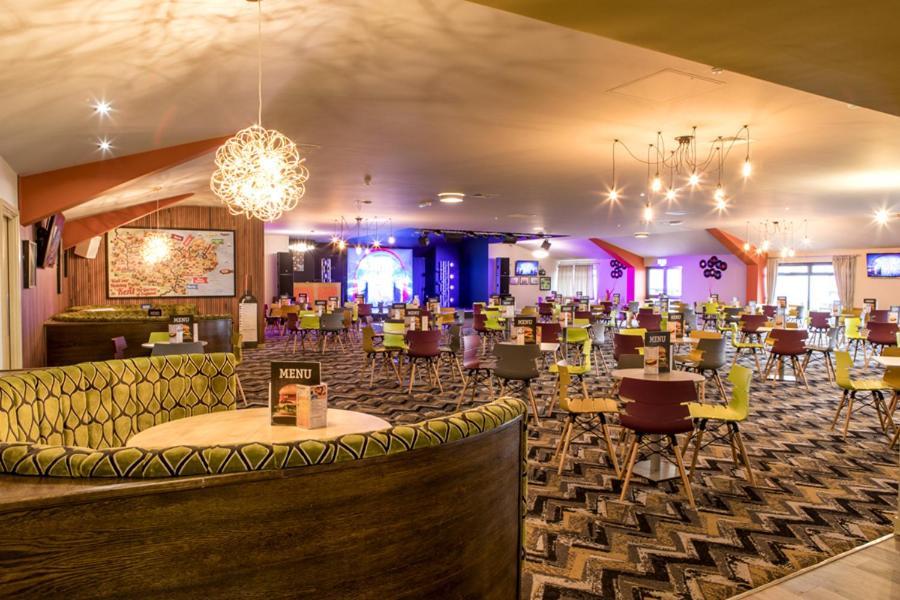 Апартаменты 13 The Meadows New Beach Holiday Park Димчерч Экстерьер фото